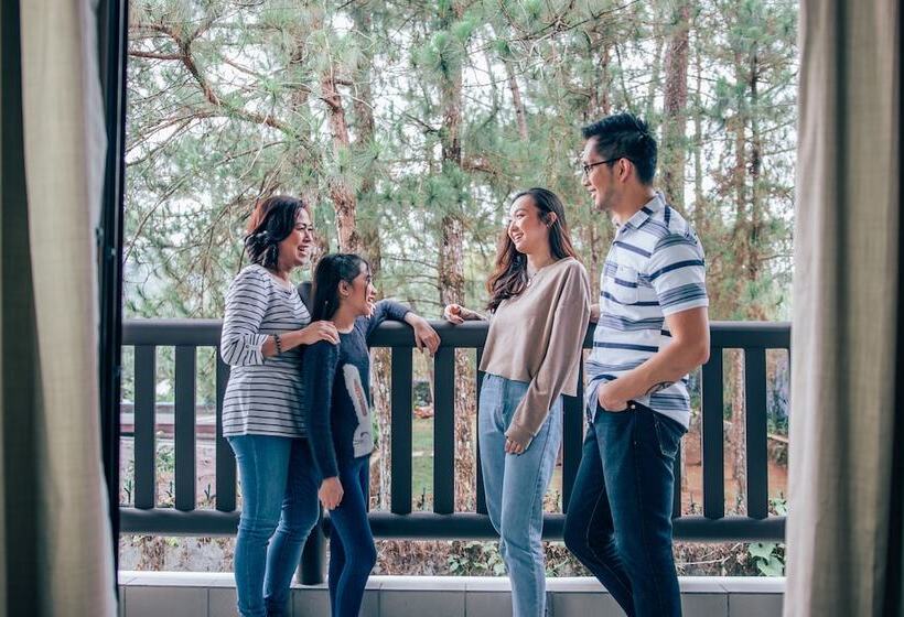 בית מלון כפרי Azalea Residences Baguio