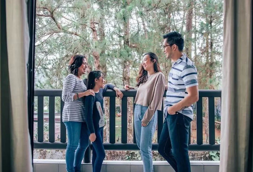 בית מלון כפרי Azalea Residences Baguio