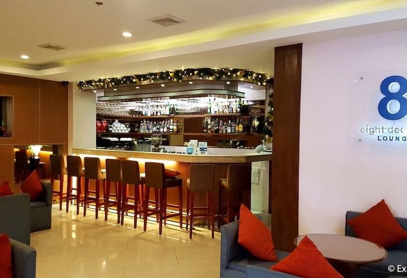 בית מלון כפרי Azalea Residences Baguio