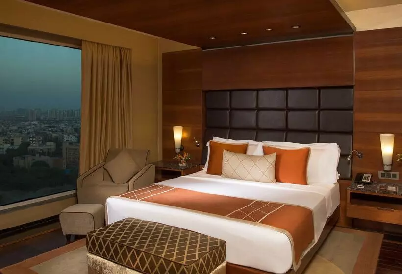 Hotel Radisson Blu Kaushambi Delhi Ncr