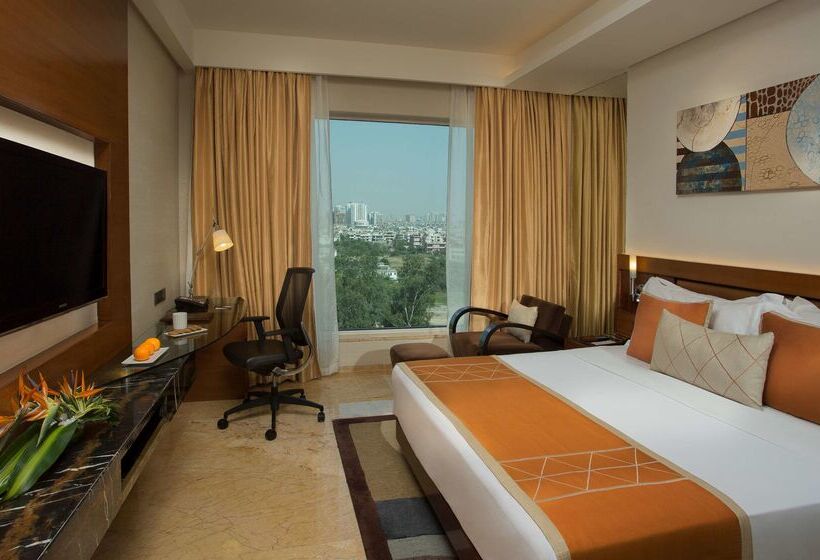 בית מלון כפרי Radisson Blu Kaushambi Delhi Ncr