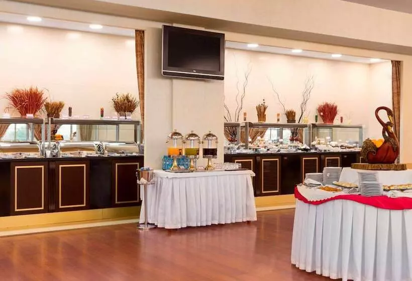 هتل Ramada Plaza By Wyndham Gence