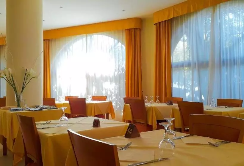 هتل Residence Esmeraldo