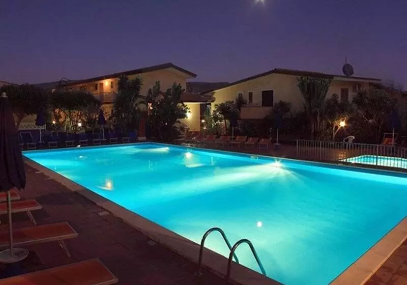 هتل Residence Esmeraldo