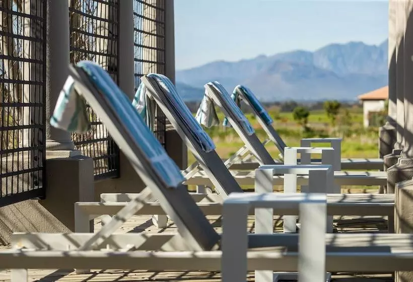 هتل Sante Wellness Retreat & Spa