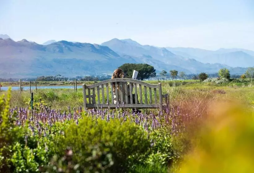 هتل Sante Wellness Retreat & Spa