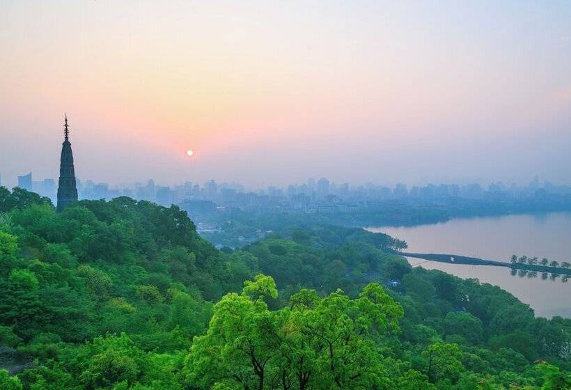 فندق Sheraton Grand Hangzhou Wetland Park Resort