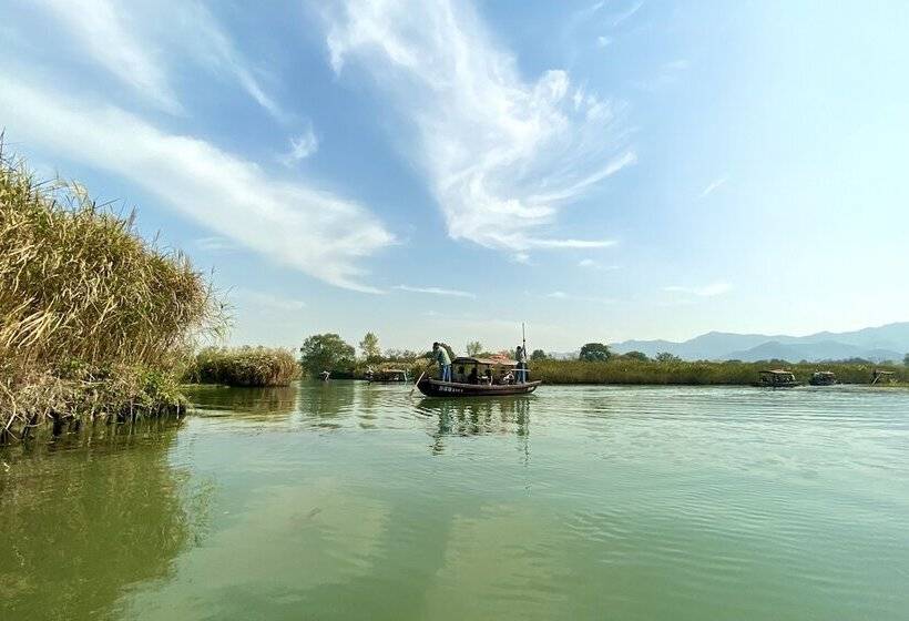 فندق Sheraton Grand Hangzhou Wetland Park Resort