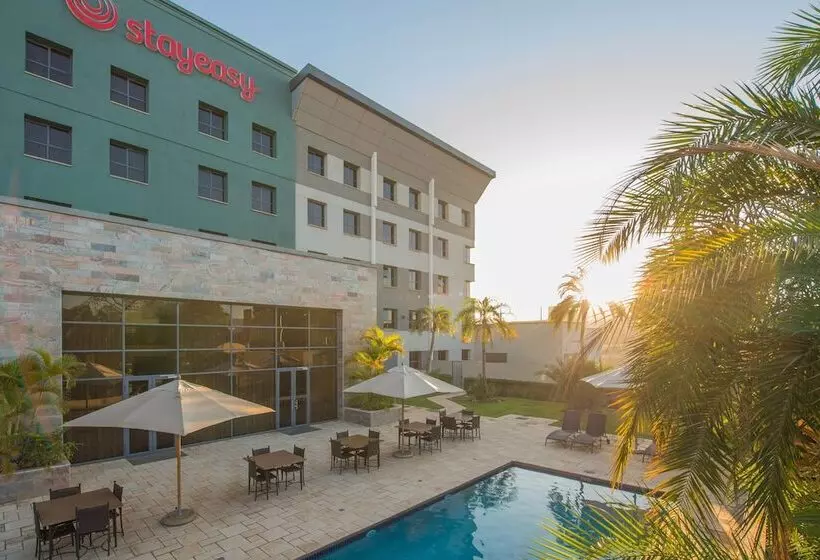 هتل Stayeasy Lusaka