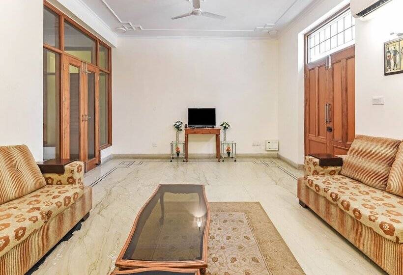 호텔 Treebo Trip The Nest Corporate