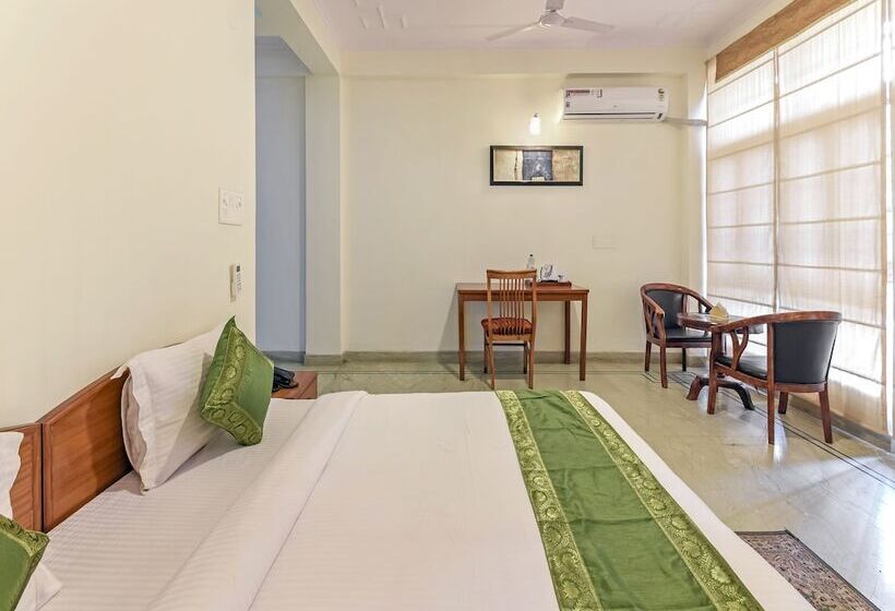 호텔 Treebo Trip The Nest Corporate