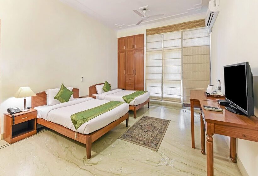 호텔 Treebo Trip The Nest Corporate