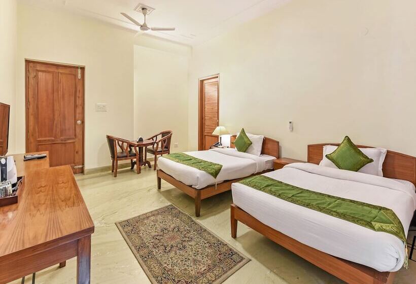 호텔 Treebo Trip The Nest Corporate