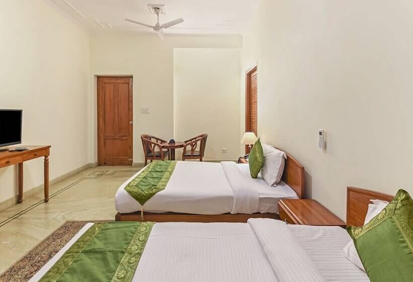 호텔 Treebo Trip The Nest Corporate