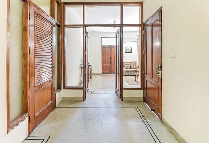 호텔 Treebo Trip The Nest Corporate