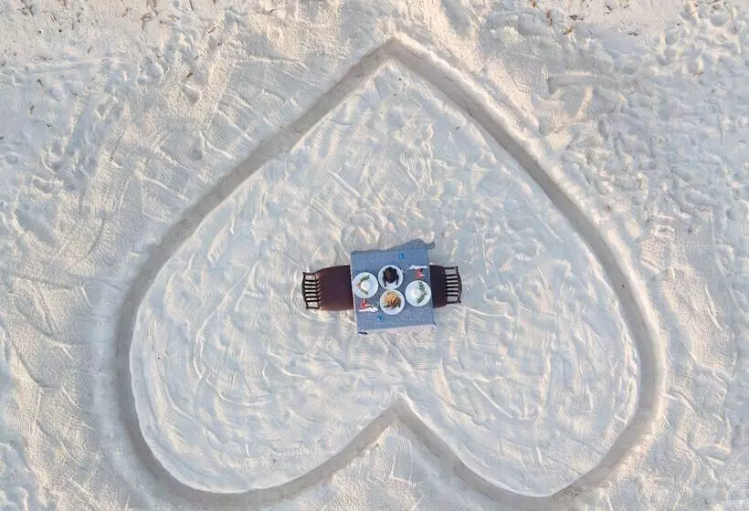 پانسیون Ukulhas Beach Inn