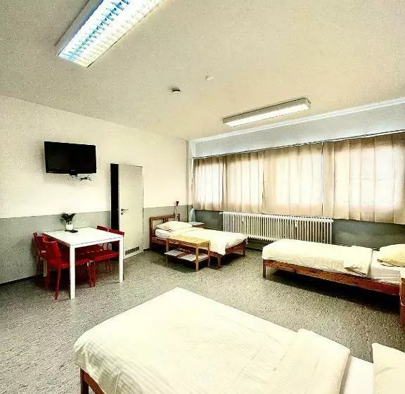 Retkeilymaja Pension Messe