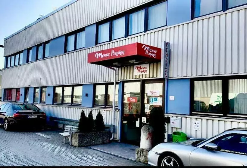 Retkeilymaja Pension Messe