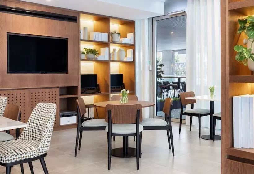 ホテル Four Points By Sheraton Matosinhos