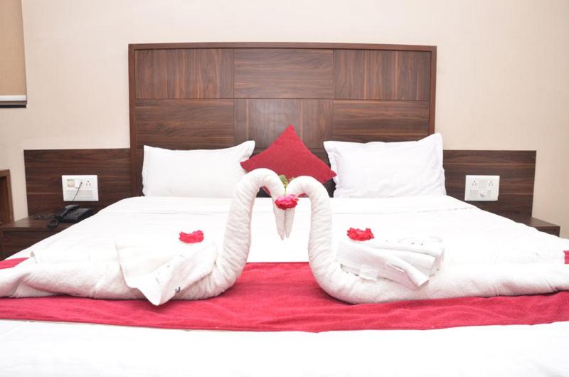 Hotel Om Palace And Party Plot Palitana