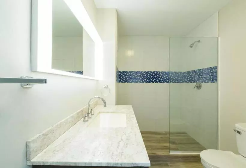 هتل The Tides, Grace Bay