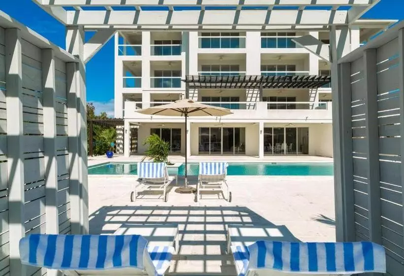 هتل The Tides, Grace Bay