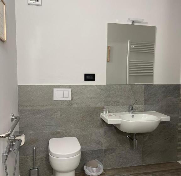 민박 Al Laghetto La Morra