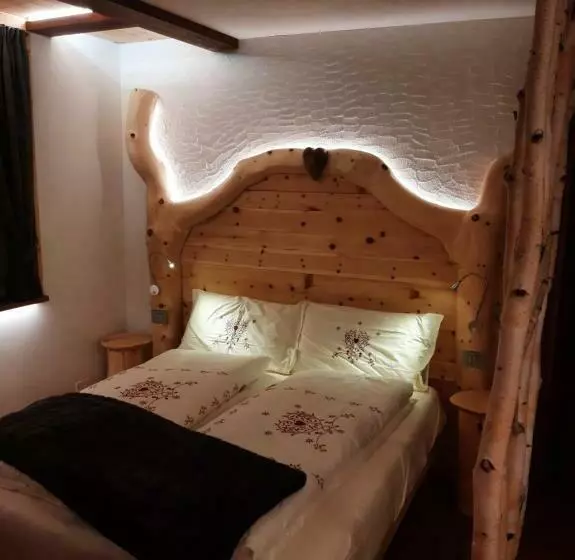 Aamiaismajoitus (B&B) Appartamento Cirmolo