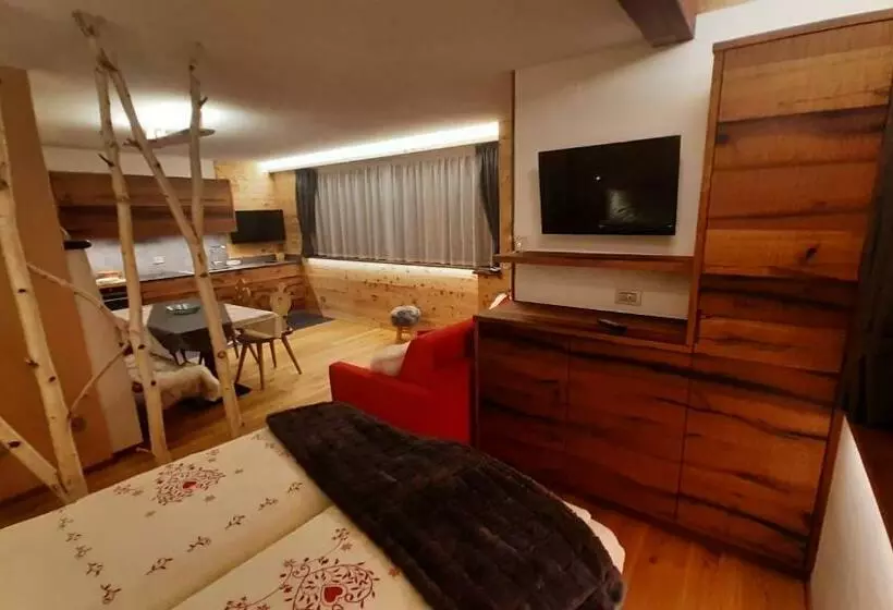 Aamiaismajoitus (B&B) Appartamento Cirmolo