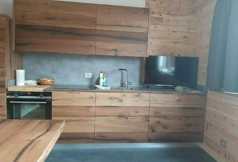 Aamiaismajoitus (B&B) Appartamento Cirmolo