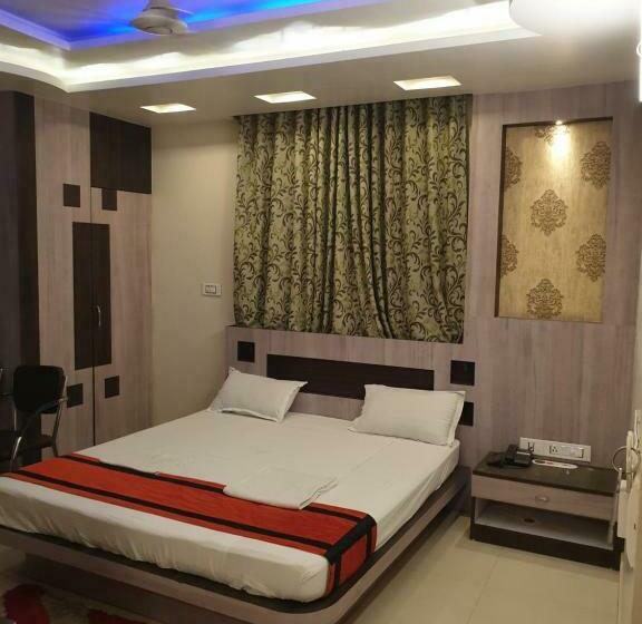 ホテル Anand International