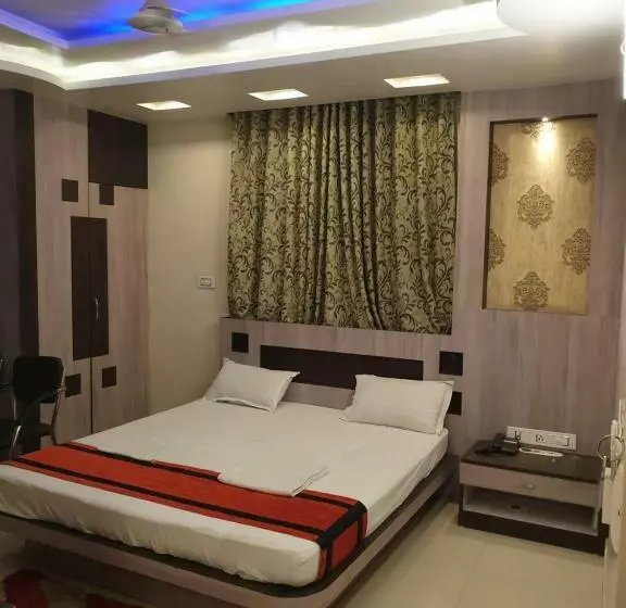 ホテル Anand International