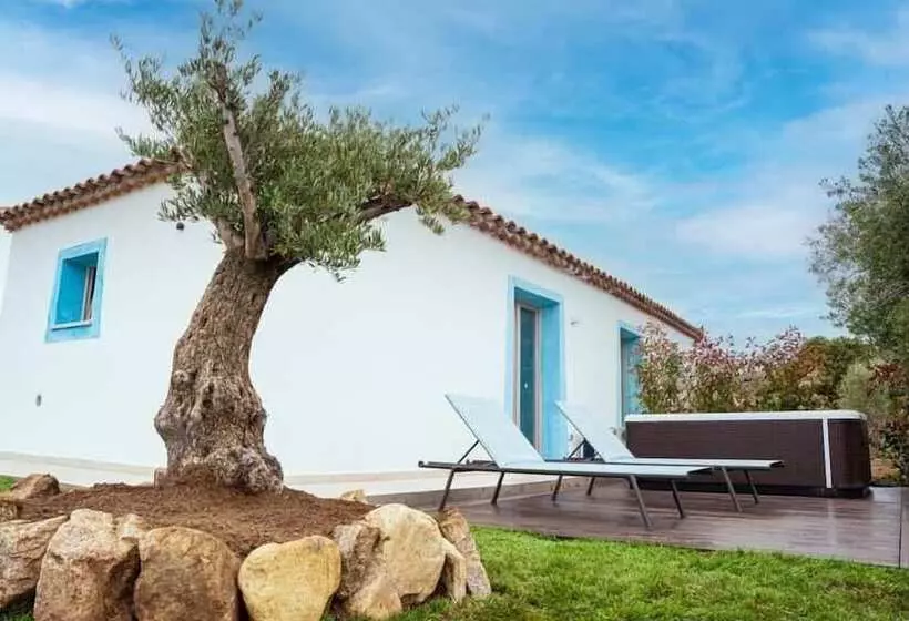 هتل Aqua Sardinia Boutique