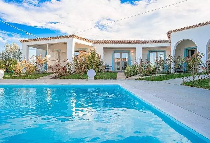 هتل Aqua Sardinia Boutique