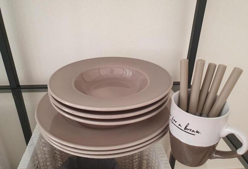 膳宿费 Open Space Rose