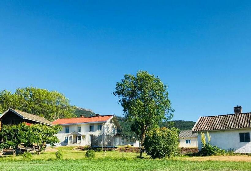 Pensió Gårdsturisme Sønstebø