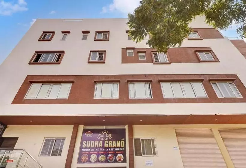 ホテル Bhagirathi Residency