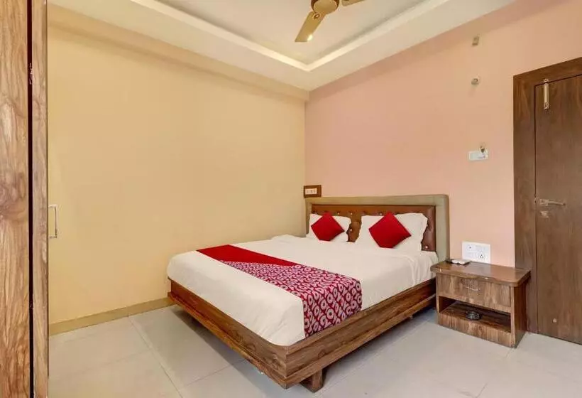 ホテル Bhagirathi Residency