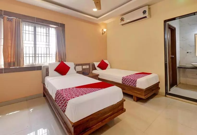 ホテル Bhagirathi Residency