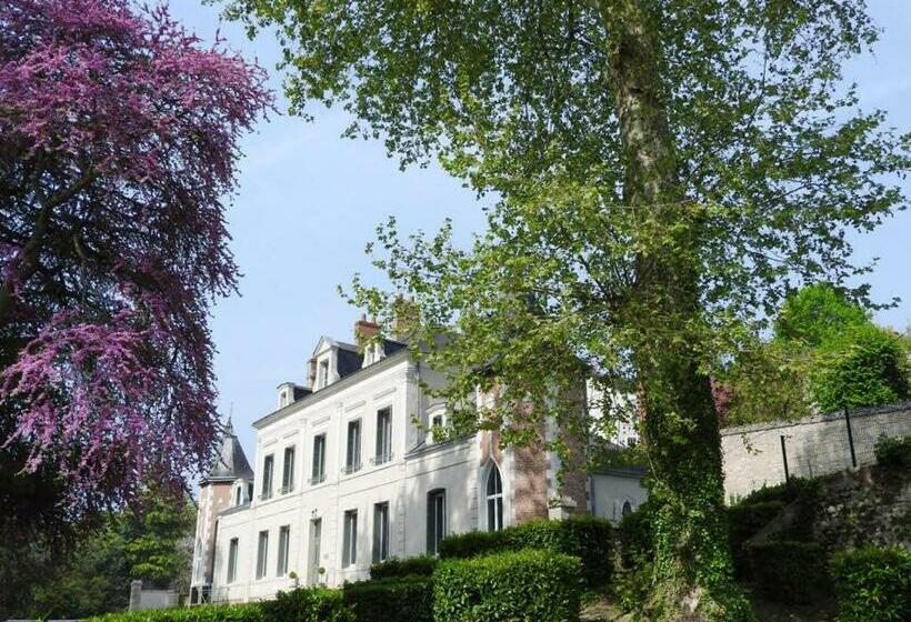 بنسيون Château Des Basses Roches