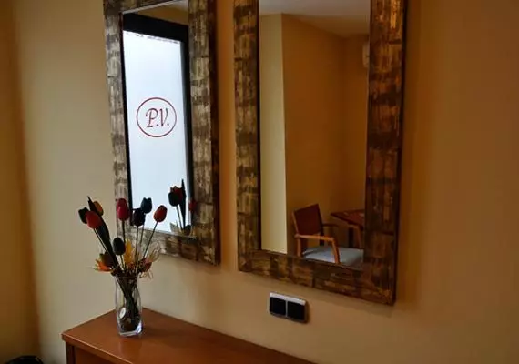 پانسیون Hostal Puerta Del Valle