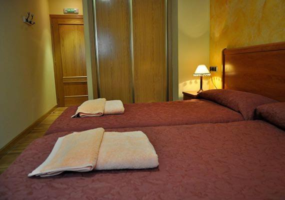 بنسيون Hostal Puerta Del Valle