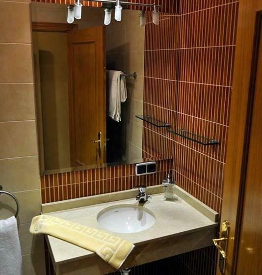 بنسيون Hostal Puerta Del Valle