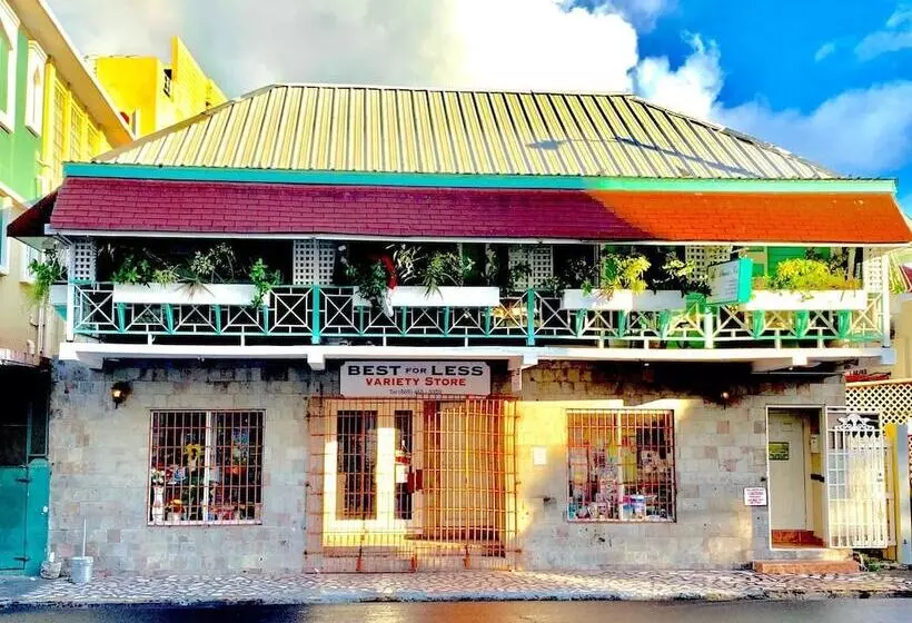 هاستل Seaview Inn