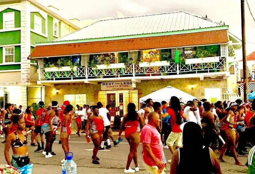 هاستل Seaview Inn