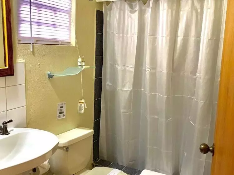 هاستل Seaview Inn