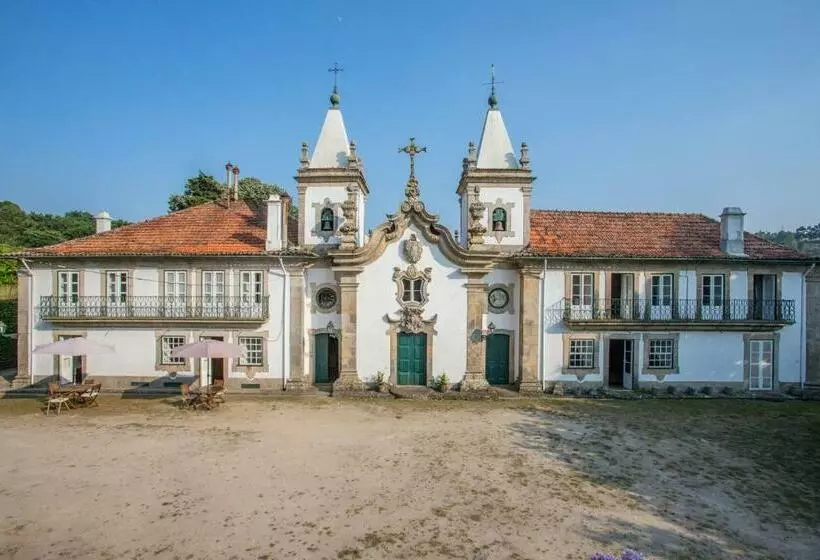 Majatalo Outeiro Tuías   Manor House