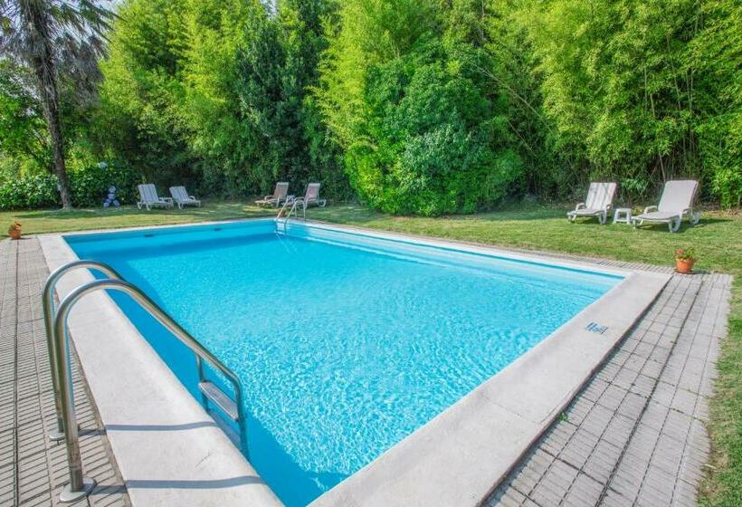 بنسيون Outeiro Tuías   Manor House