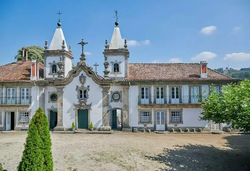 Majatalo Outeiro Tuías   Manor House