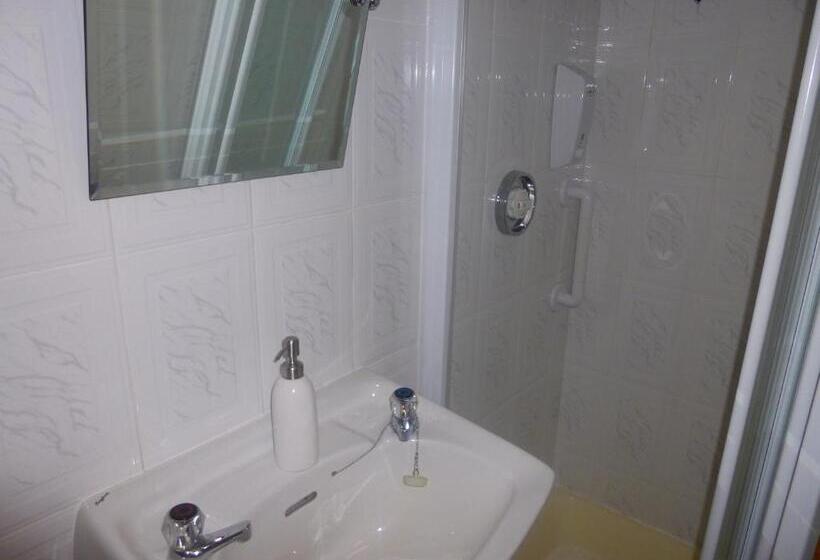 The Ocean Wave Bed & Breakfast